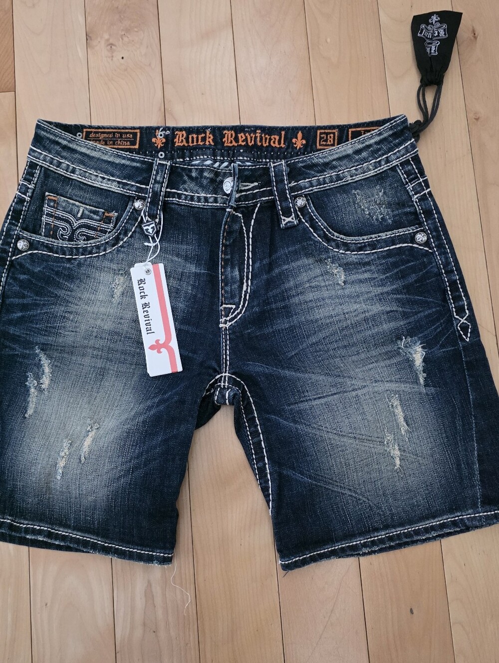 Women's Rock Revival Easy shorts Lydia Sz 28 *new*